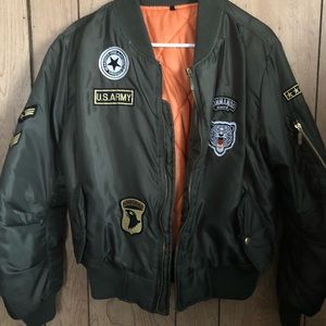 Super cute puff bomber jacket